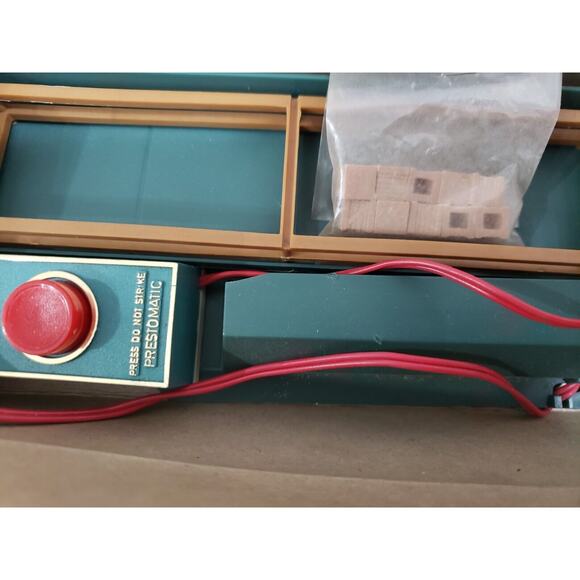 Tyco Freight Unloading Box Car‎ Burlington HO Scale - Picture 5 of 5